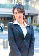 Working For A Medical Company 7 Years, Yukino-San, 29 Years Old, Her Too Erotic Business Makeup And Pink T-Back, A SEX Monster! Select You!!