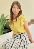 Mariko-San, 35 Years Old, Minato-Ku Underwear Maker New Project Section Worker, Sexless Married Life After Childbirth, Still Wants To Be Playful, A Fashionable Married Woman's Voyeur Recording